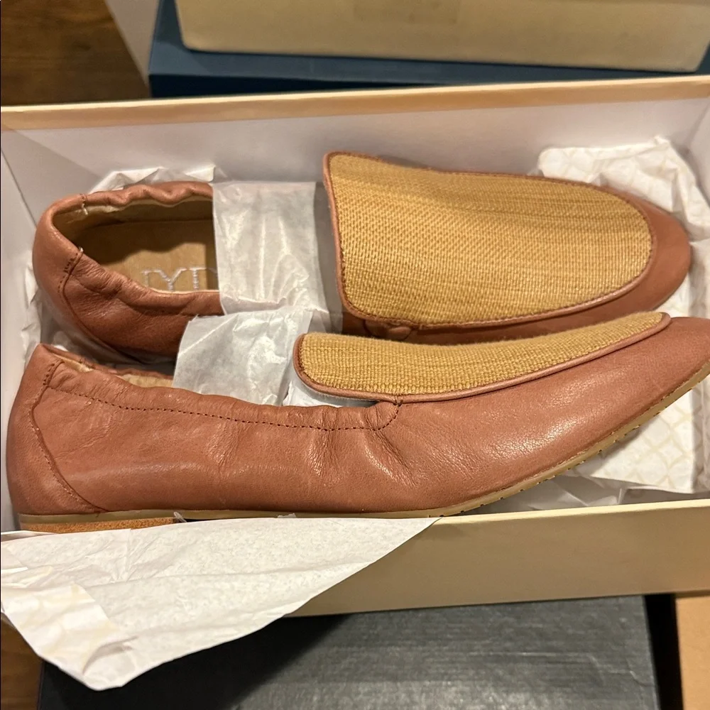 NYDJ Brown & Tan Leather Loafers Women’s Size 10 Slip-On Shoes NWT